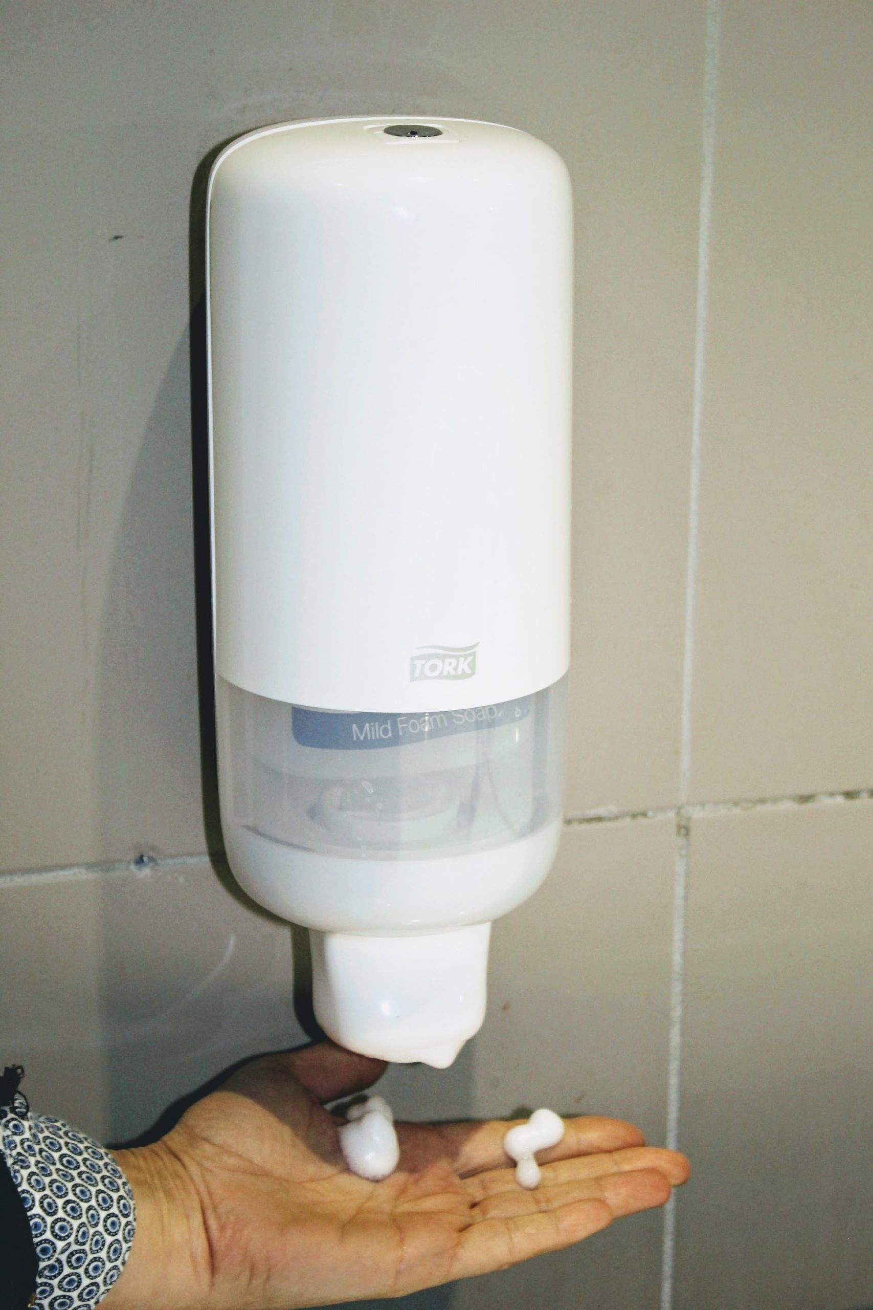 Distributeur automatique mural