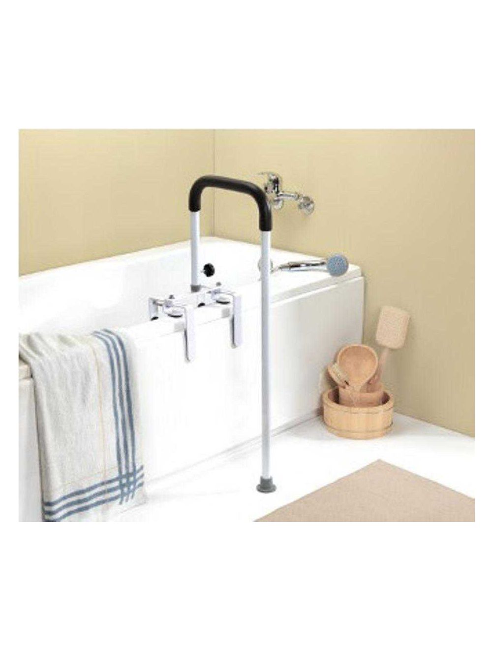 Poignée de rebord avec appui fixée sur une baignoire