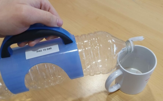 Poignée porte bouteille