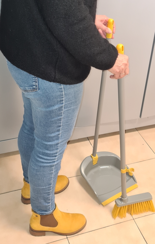 Pelle et balai à long manche