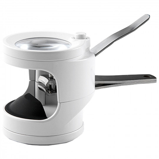 Coupe ongles avec loupe et lampe