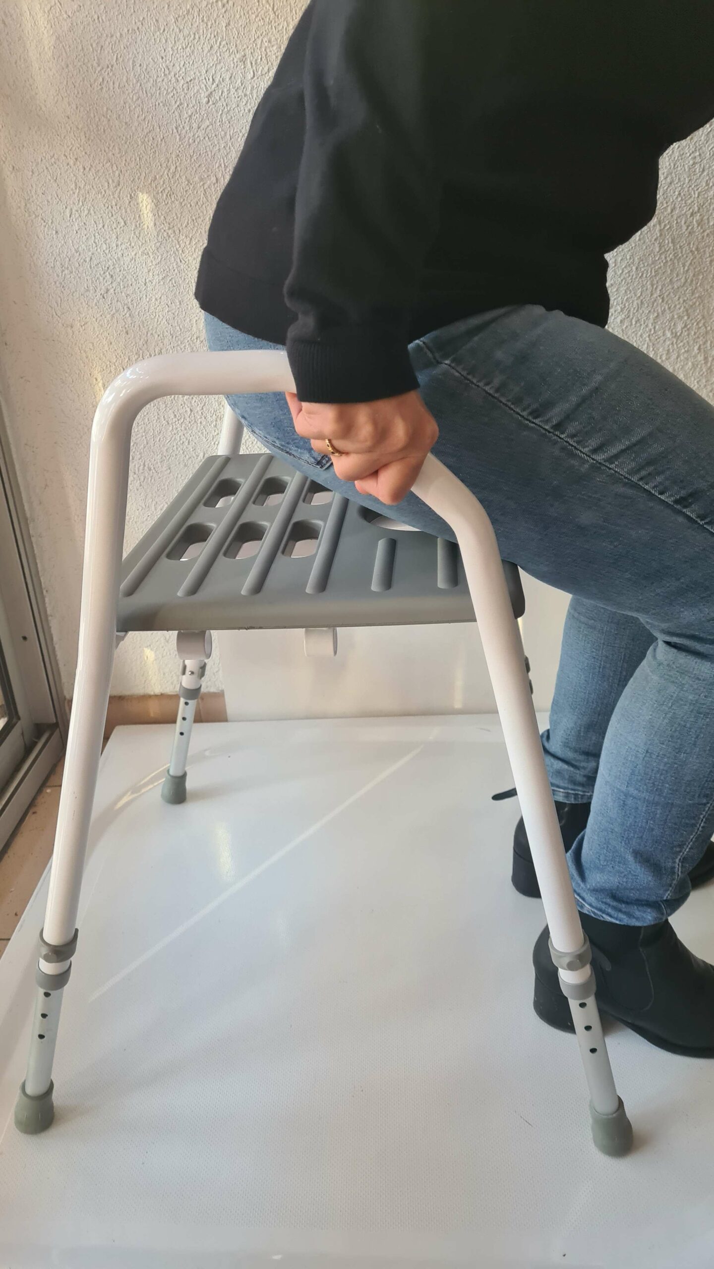 Tabouret de douche avec accoudoirs
