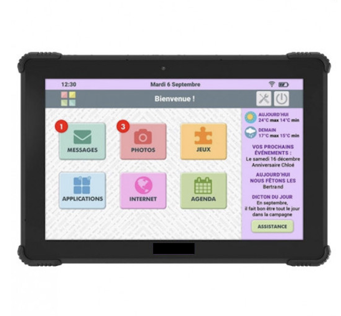 Écran de tablette avec présentation de 6 icônes proposant messages, photos, jeux, applications, internet et agenda. La partie de droite de l'écran présente la météo du jour et lendemain, des rappels d'évènements de l'agenda et un dicton du jour. Un icône Assistance est en couleur contrastée.